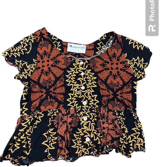 Manuhealii repurposed (crop) top - Picture 2 of 5